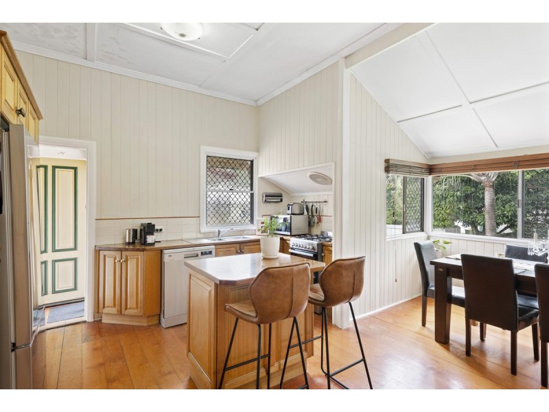 35 Nudgee Road, Hamilton QLD 4007