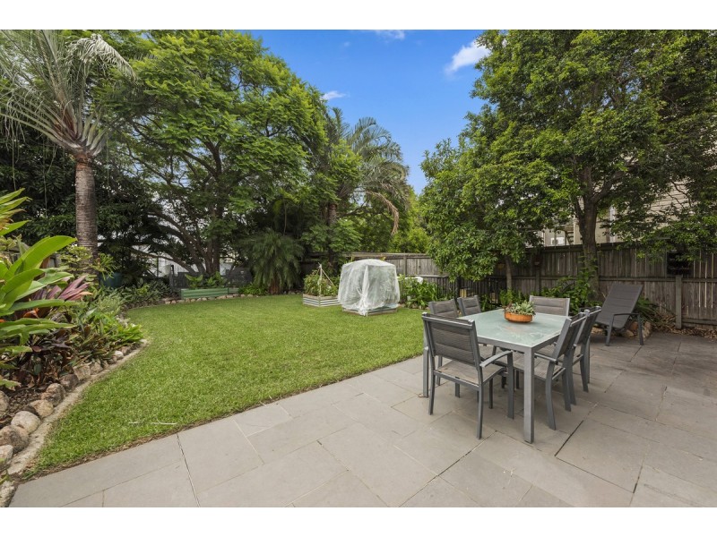 35 Nudgee Road, Hamilton QLD 4007