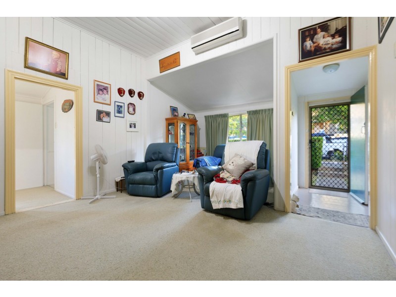 42 Ninth Avenue, Coorparoo QLD 4151