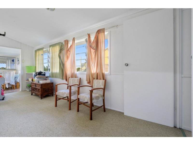 42 Ninth Avenue, Coorparoo QLD 4151