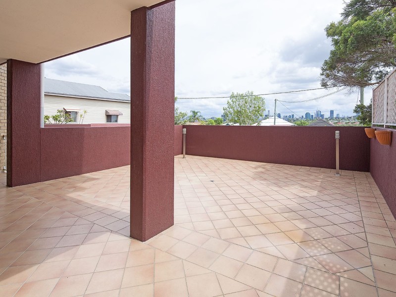 2/37 Ninth Avenue, Coorparoo QLD 4151