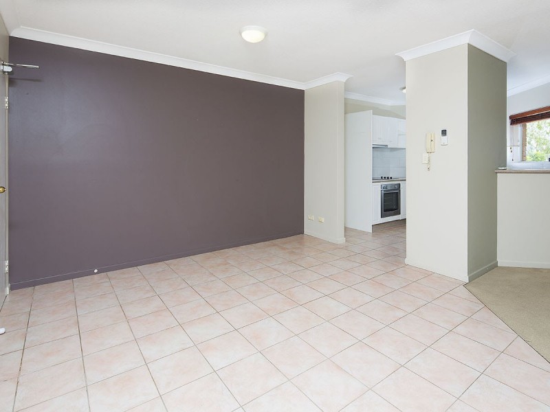 2/37 Ninth Avenue, Coorparoo QLD 4151