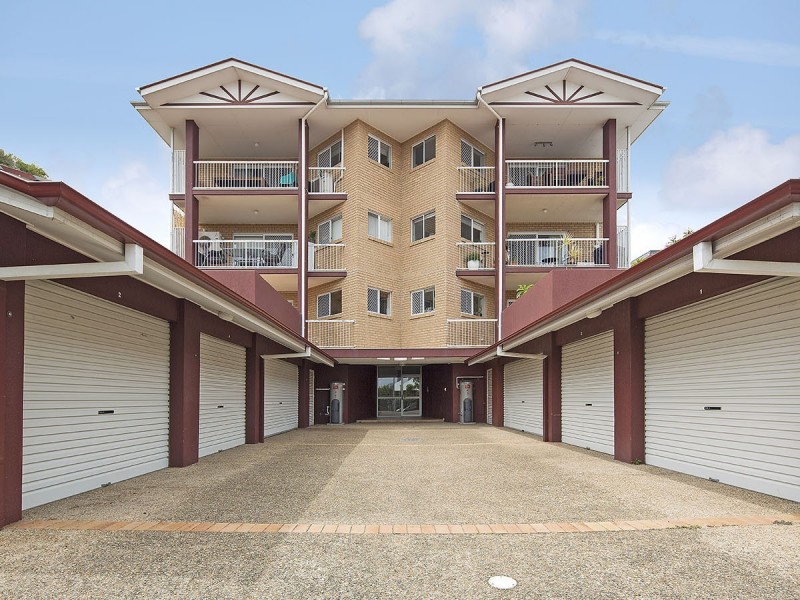 2/37 Ninth Avenue, Coorparoo QLD 4151