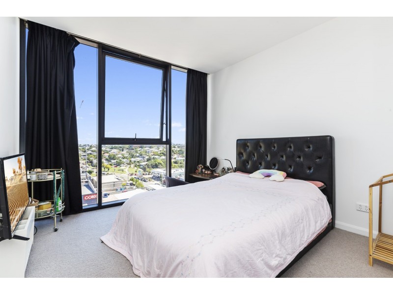 30808/300 Old Cleveland Road, Coorparoo QLD 4151