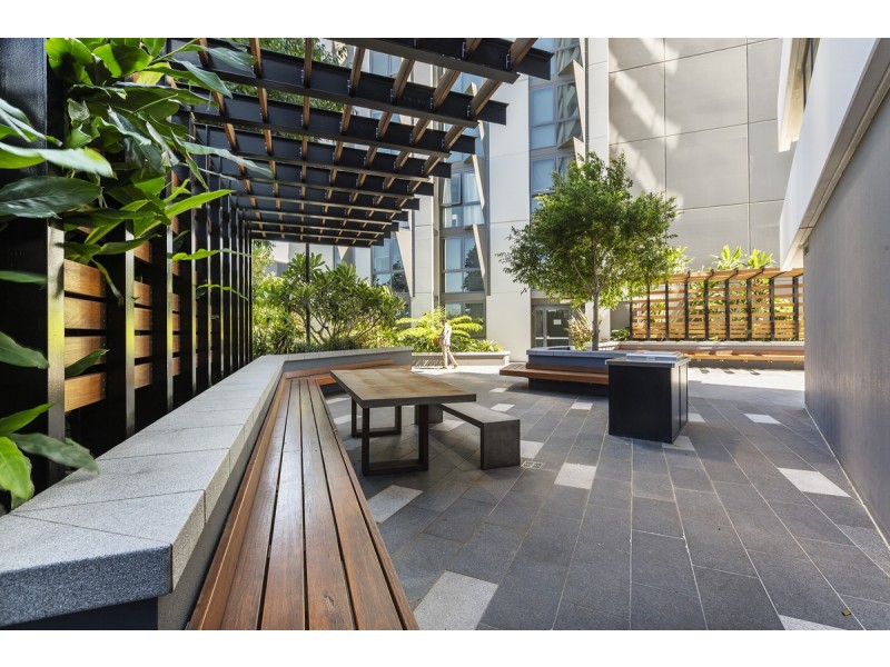 30808/300 Old Cleveland Road, Coorparoo QLD 4151