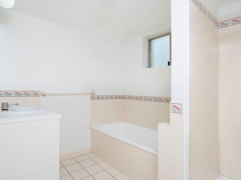 2/560 Old Cleveland Road, Camp Hill QLD 4152