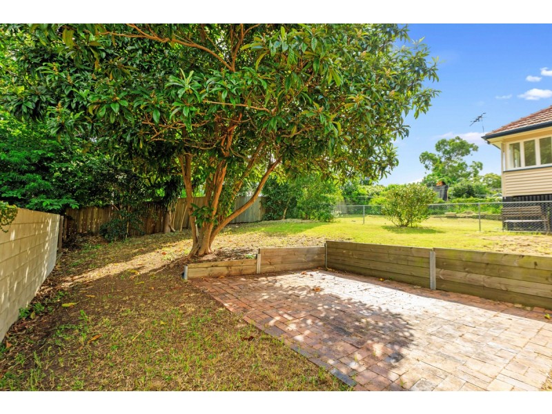 33 Wills Street, Coorparoo QLD 4151