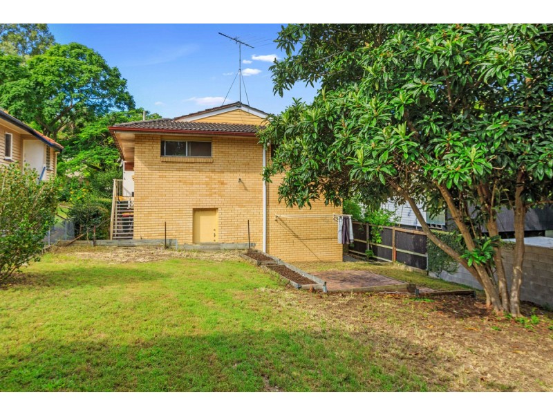 33 Wills Street, Coorparoo QLD 4151