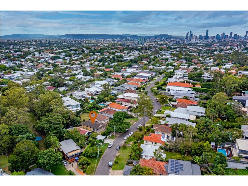 33 Wills Street, Coorparoo QLD 4151