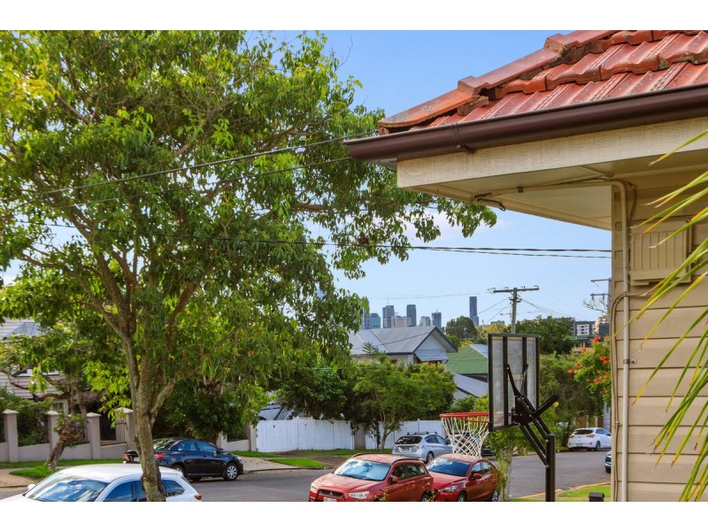 86 Bunya Street, Greenslopes QLD 4120