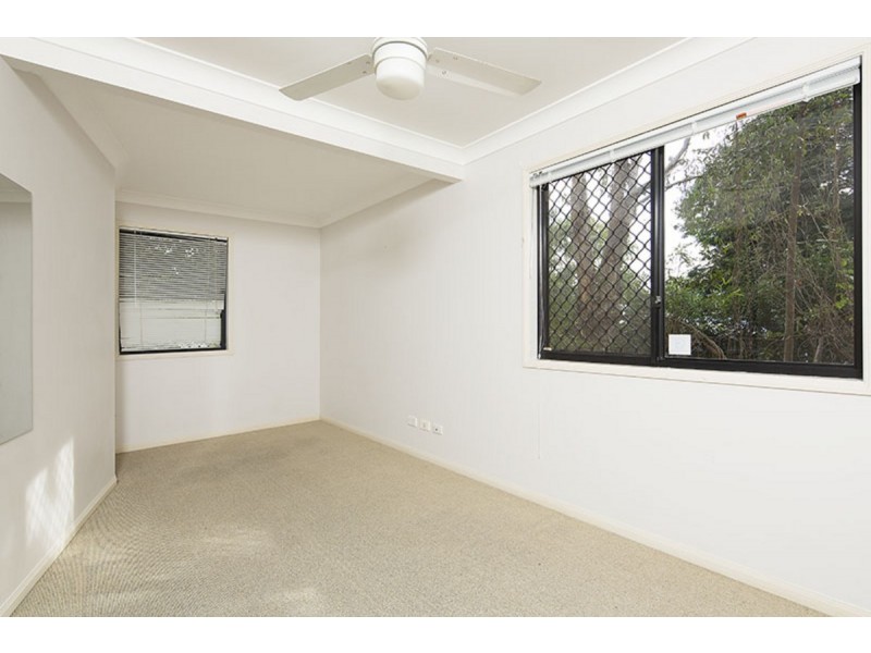 55 Roseglen Street, Greenslopes QLD 4120