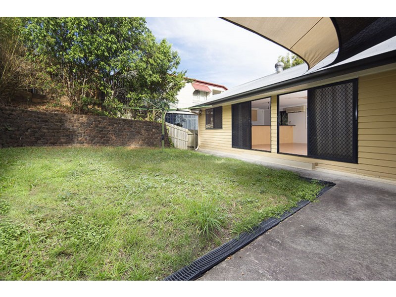 55 Roseglen Street, Greenslopes QLD 4120
