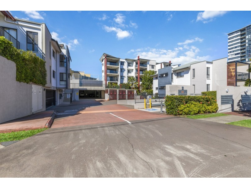 17/11-15 Kitchener Street, Coorparoo QLD 4151