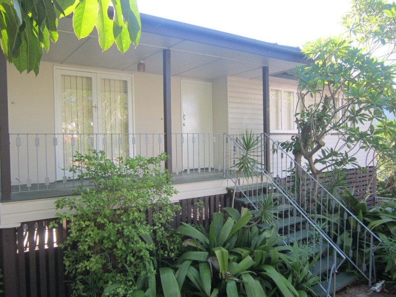 12 Nealdon Street, Holland Park QLD 4121