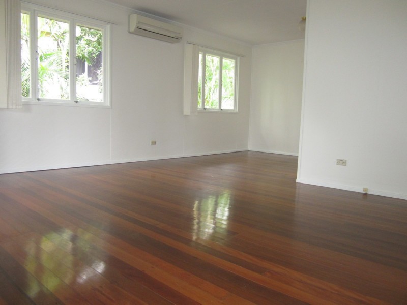 12 Nealdon Street, Holland Park QLD 4121