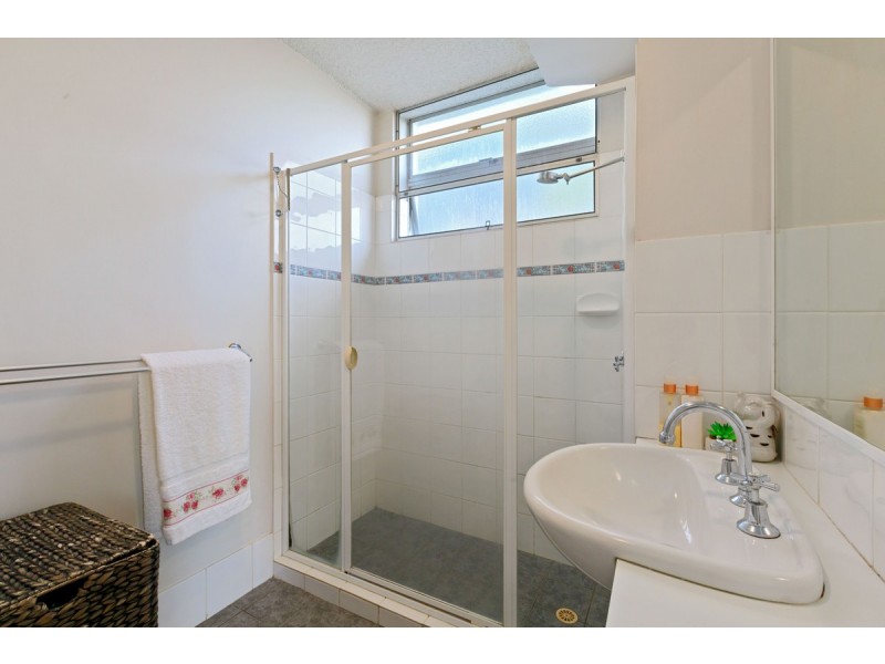 4/12 Birdwood Street, Coorparoo QLD 4151