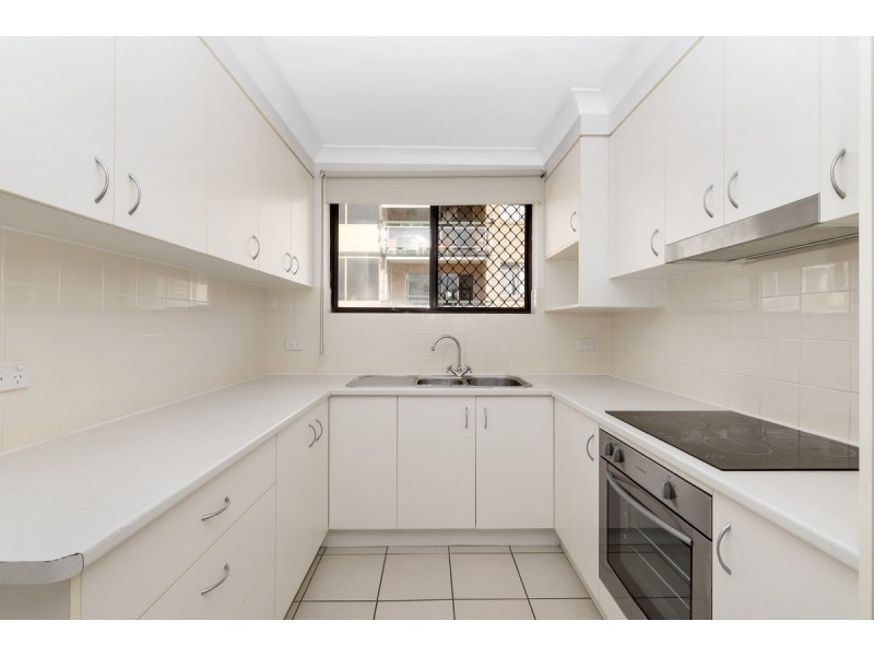 2/30 Wellington Street, Coorparoo QLD 4151