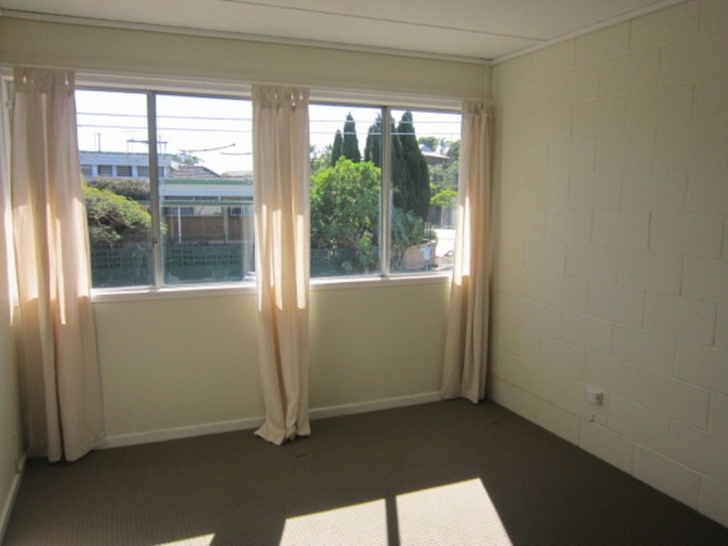 2/697 Logan Road, Greenslopes QLD 4120