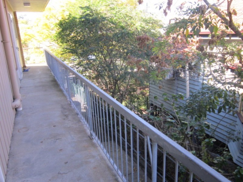 2/697 Logan Road, Greenslopes QLD 4120