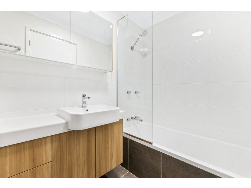 37/11 Kitchener Street, Coorparoo QLD 4151