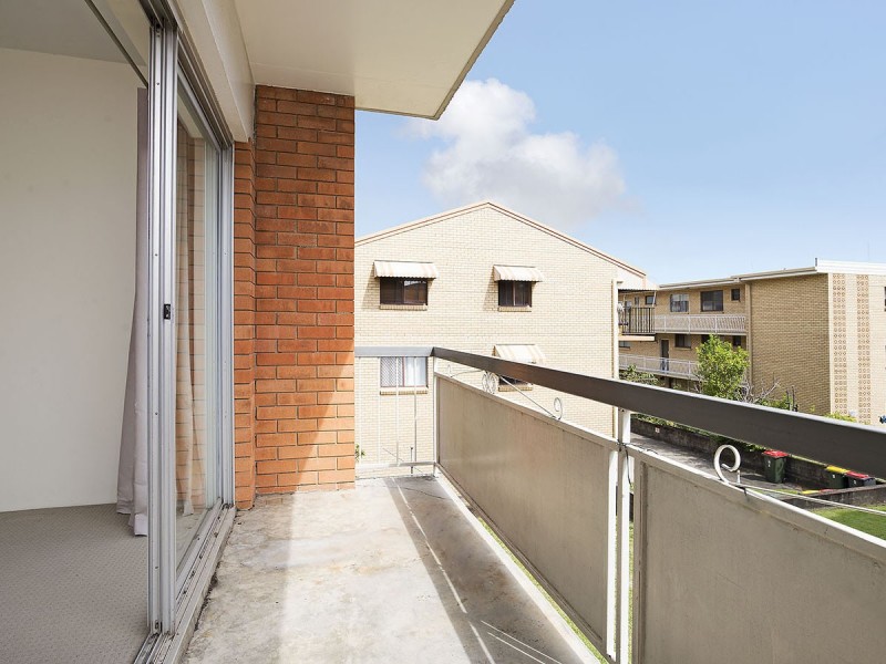 2/19 Amelia Street, Coorparoo QLD 4151