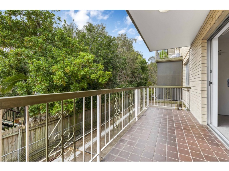 2/117 Pembroke Road, Coorparoo QLD 4151