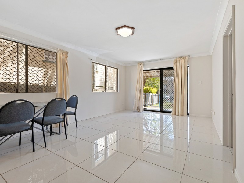 31 Kitchener Street, Coorparoo QLD 4151