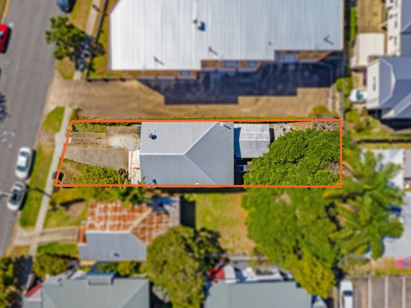 31 Kitchener Street, Coorparoo QLD 4151