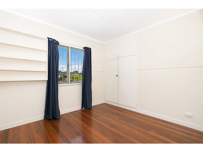 146 Sterculia Avenue, Holland Park QLD 4121