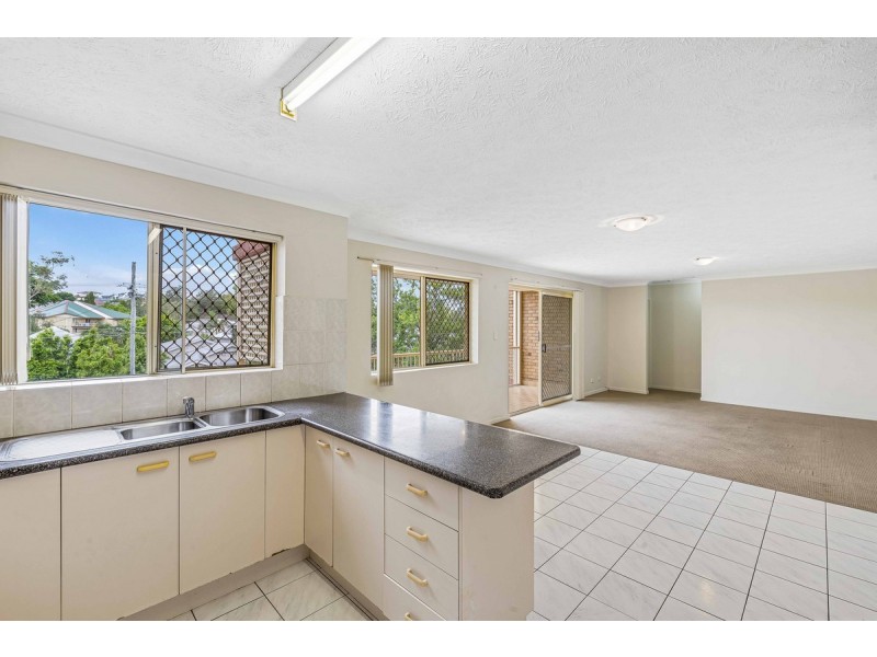2/98 Pembroke Road, Coorparoo QLD 4151