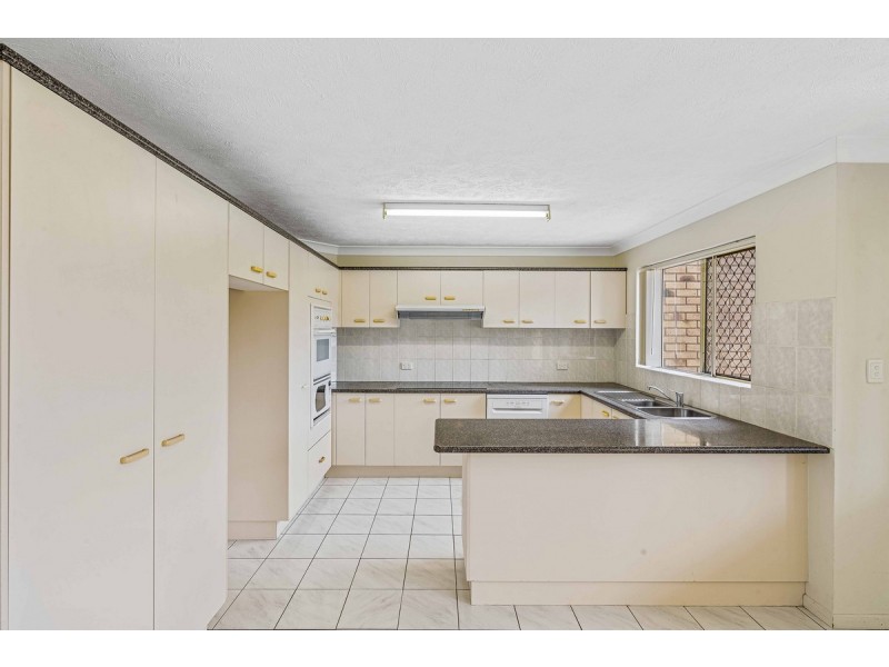 2/98 Pembroke Road, Coorparoo QLD 4151