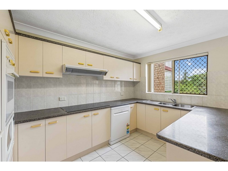 2/98 Pembroke Road, Coorparoo QLD 4151