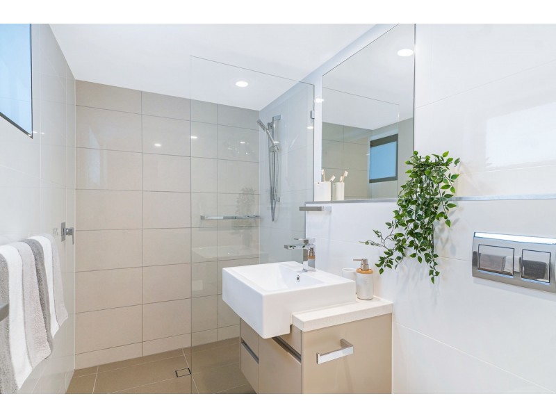 808/45 Wellington Road, East Brisbane QLD 4169
