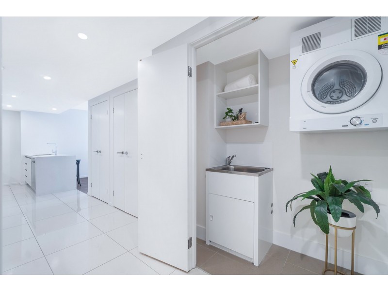 808/45 Wellington Road, East Brisbane QLD 4169