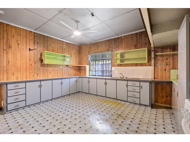 15 Cape Street, Holland Park QLD 4121