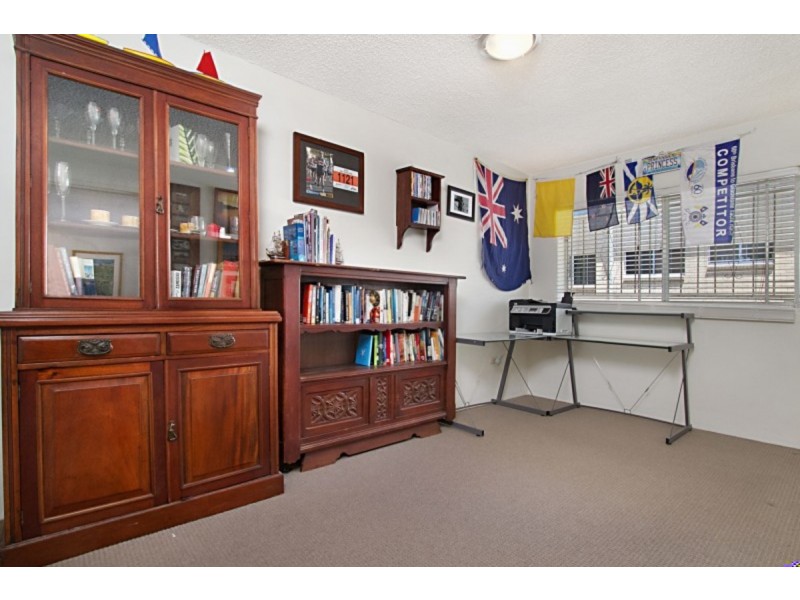 2/32 Macaulay Street, Coorparoo QLD 4151
