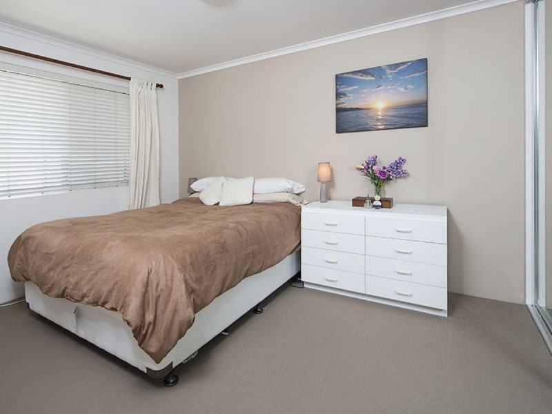 4/66 Henry Street, Greenslopes QLD 4120