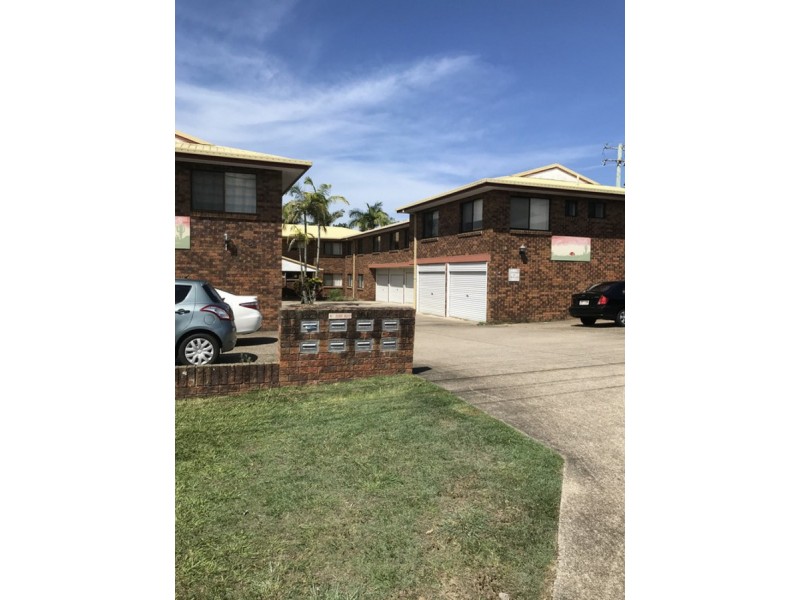 2/18 Rolle Street, Holland Park QLD 4121