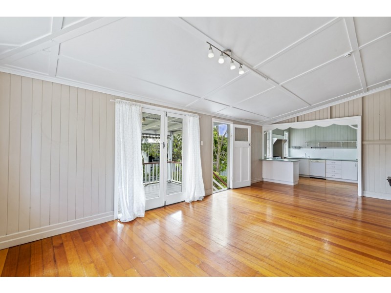 331 Cavendish Road, Coorparoo QLD 4151