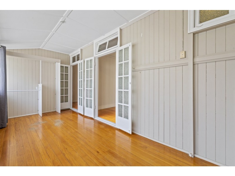 331 Cavendish Road, Coorparoo QLD 4151