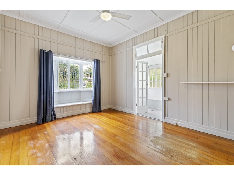 331 Cavendish Road, Coorparoo QLD 4151