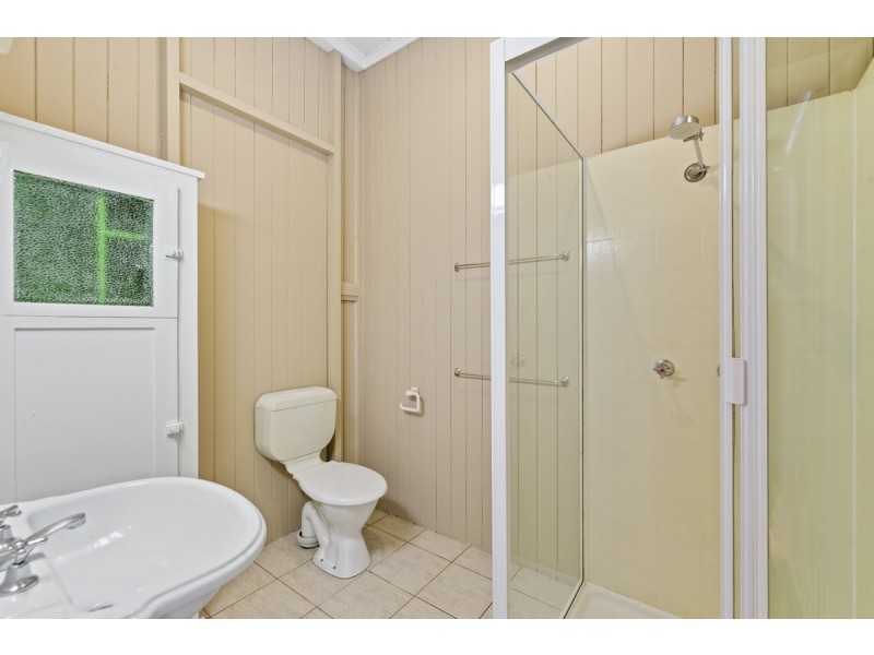 331 Cavendish Road, Coorparoo QLD 4151