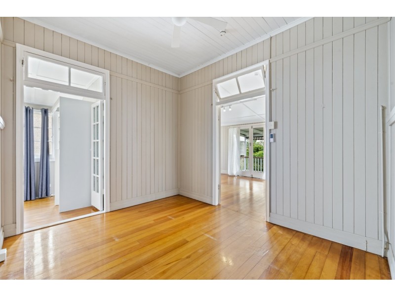 331 Cavendish Road, Coorparoo QLD 4151