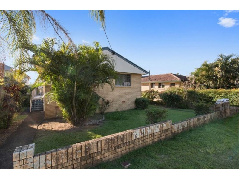 1/32 Barnes Avenue, Coorparoo QLD 4151