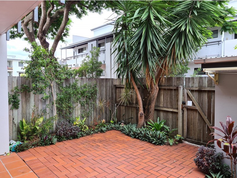 2/30 Cork Street, Yeronga QLD 4104