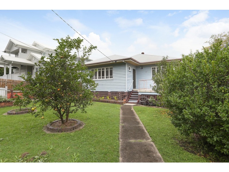 17 Lewis Street, Camp Hill QLD 4152