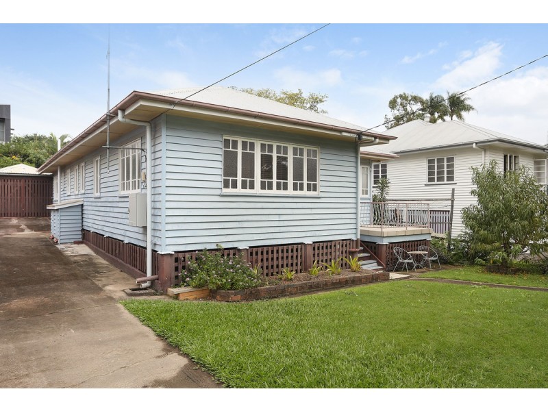 17 Lewis Street, Camp Hill QLD 4152