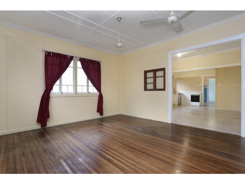 17 Lewis Street, Camp Hill QLD 4152