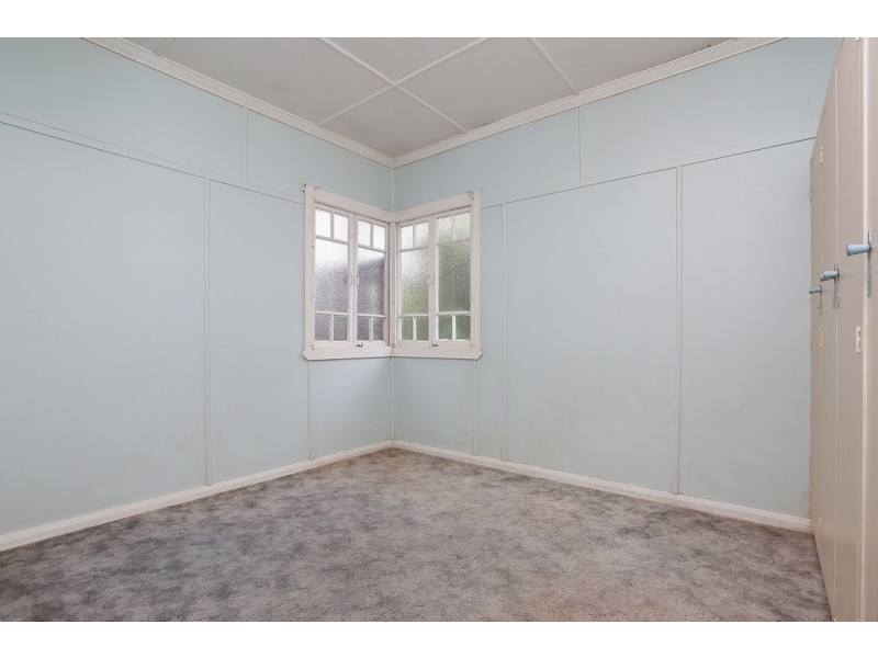 17 Lewis Street, Camp Hill QLD 4152