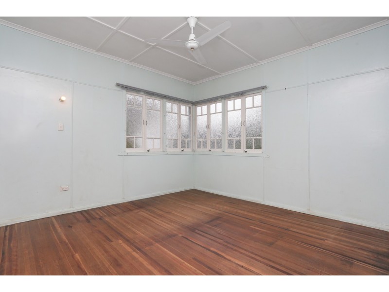 17 Lewis Street, Camp Hill QLD 4152